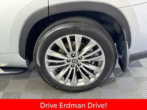 Certified 2021 Toyota Highlander Platinum AWD/4WD image 4