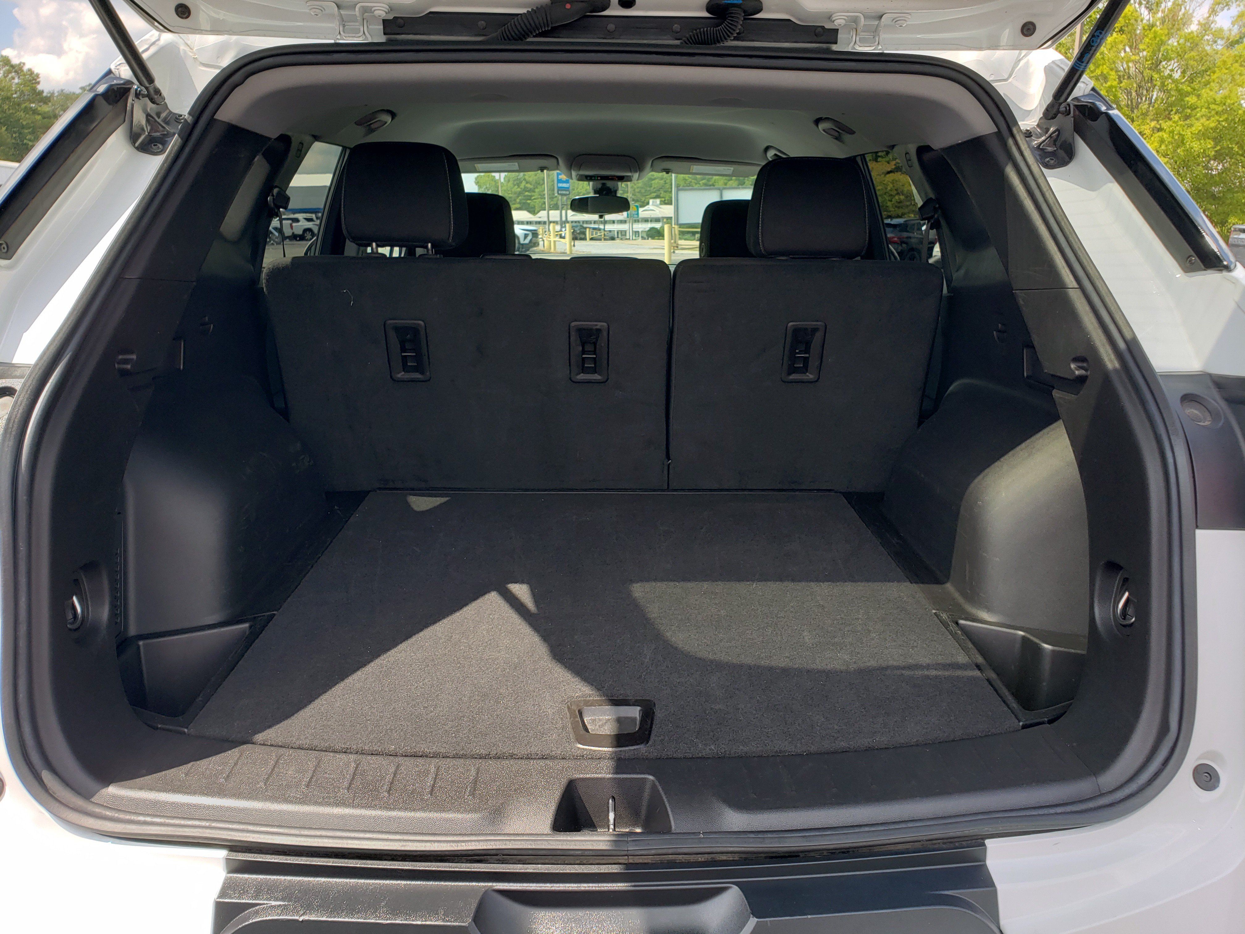 Used 2025 Chevrolet Blazer LT FWD image 10