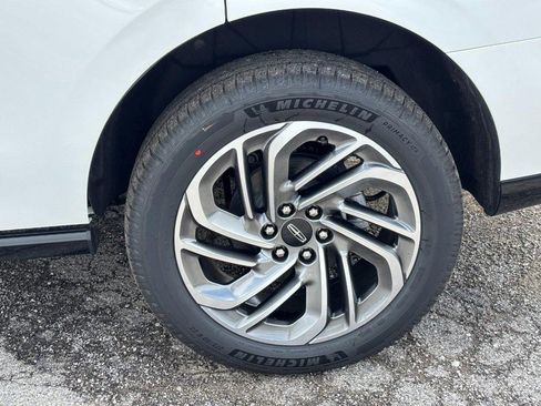 New 2026 Lincoln Navigator Reserve AWD/4WD image 9