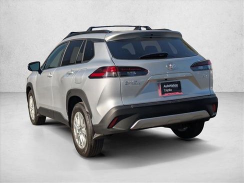 Used 2026 Toyota Corolla Cross LE image 8