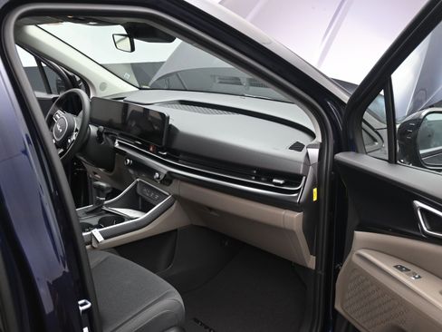 New 2026 Kia Carnival LX FWD image 10