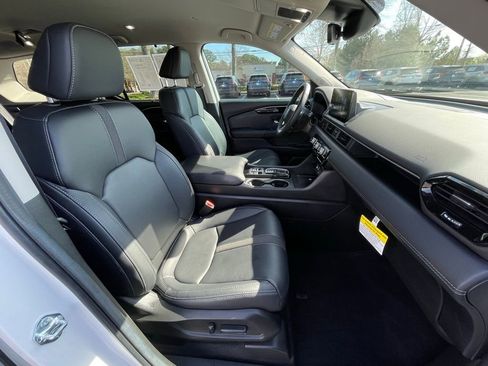 Certified 2025 Honda Pilot EX-L image 32