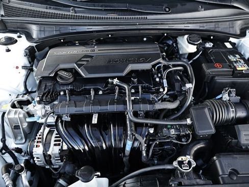 Certified 2025 Hyundai Elantra Sport image 29