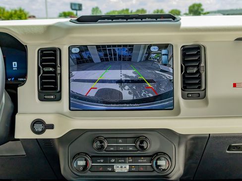 Used 2025 Ford Bronco Heritage Edition image 25