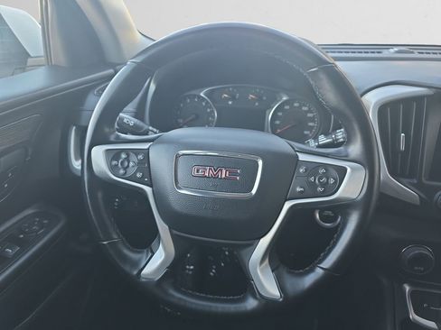 Used 2024 GMC Terrain SLT image 12