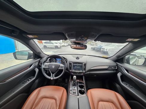 Used 2019 Maserati Levante image 6