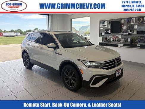 Used 2022 Volkswagen Tiguan SE AWD/4WD image 1