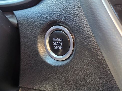 Used 2022 Toyota Corolla SE image 29