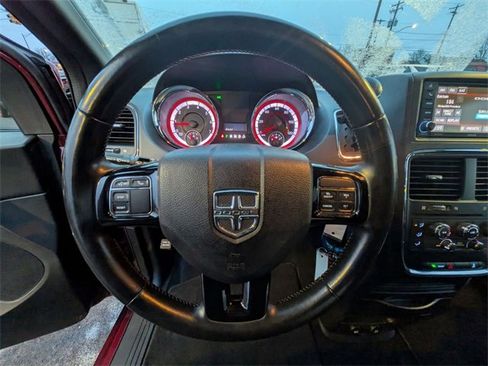 Certified 2020 Dodge Grand Caravan SE image 17