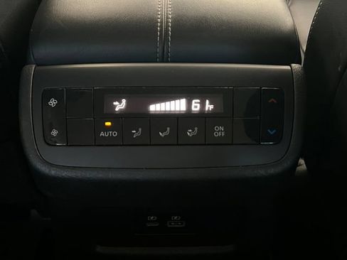 Used 2023 Nissan Pathfinder SL FWD image 22