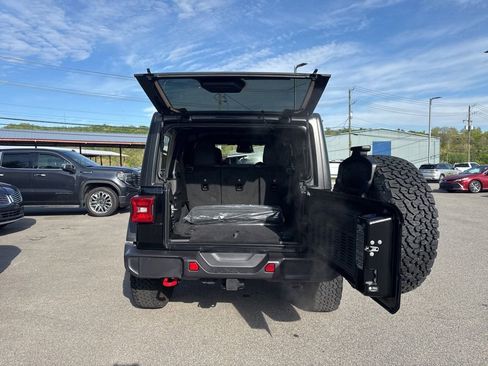 Used 2026 Jeep Wrangler Unlimited Rubicon AWD/4WD image 16