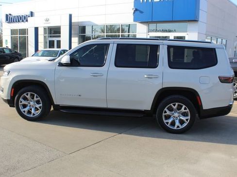 Used 2022 Jeep Wagoneer Series II image 3