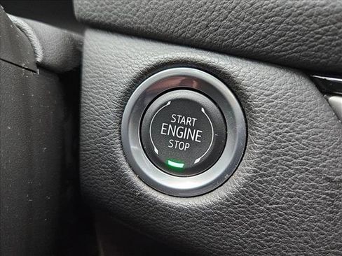 Used 2025 Cadillac XT4 Premium Luxury AWD/4WD image 13