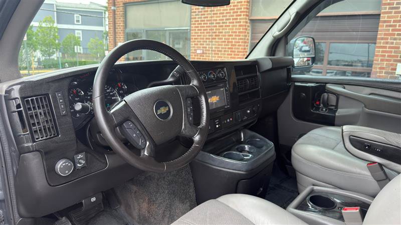 Used 2015 Chevrolet Express 2500 Extended RWD image 34