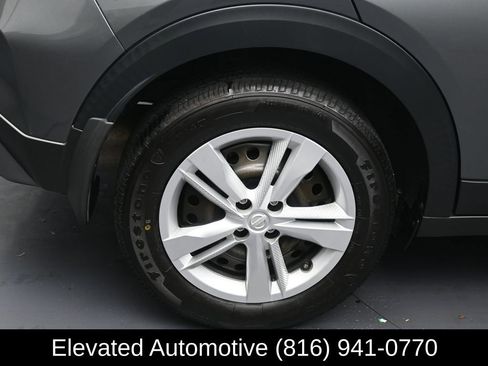 Used 2024 Nissan Kicks S image 5