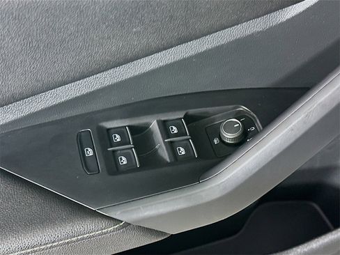 Used 2024 Volkswagen Jetta SE image 23