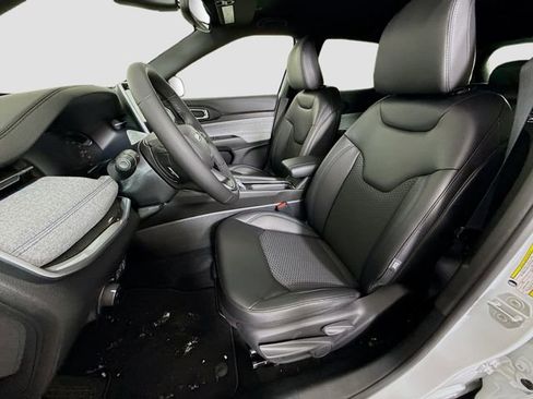 New 2026 Jeep Compass Latitude image 19