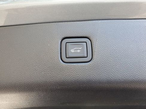 Certified 2024 Chevrolet Blazer LT w/ Convenience Package FWD image 12
