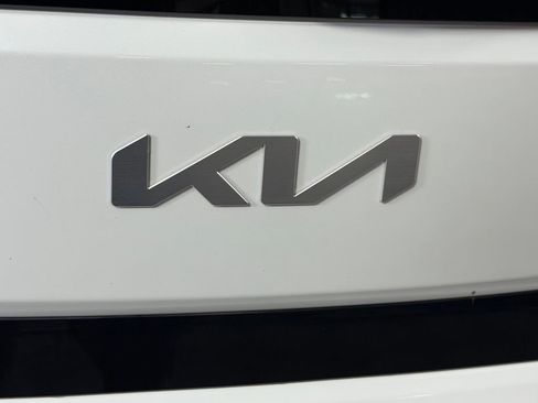 Used 2025 Kia Soul LX FWD image 12