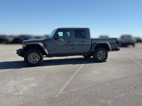 New 2025 Jeep Gladiator Rubicon image 5
