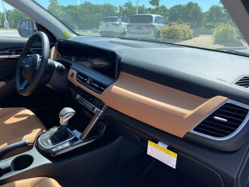 New 2026 Kia Seltos EX FWD image 31