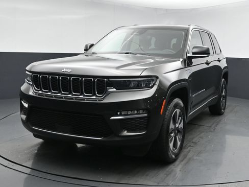 Used 2023 Jeep Grand Cherokee 4WD 4xe image 19