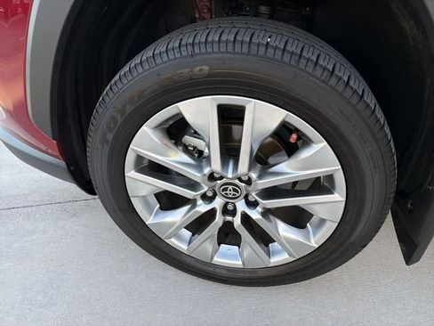 Certified 2025 Toyota RAV4 Limited w/ Advanced Technology Package FWD image 32