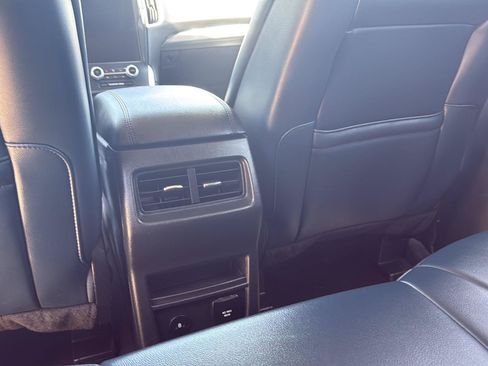 Used 2023 Ford Edge SEL w/ Sport Appearance Package AWD/4WD image 16