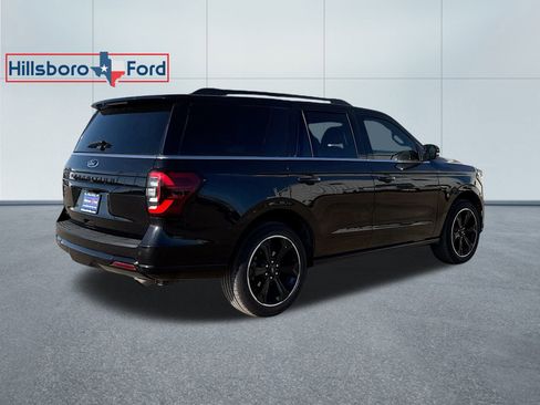 Used 2022 Ford Expedition Limited image 7