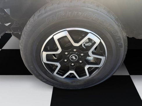 Used 2022 Ford Bronco Wildtrak image 14