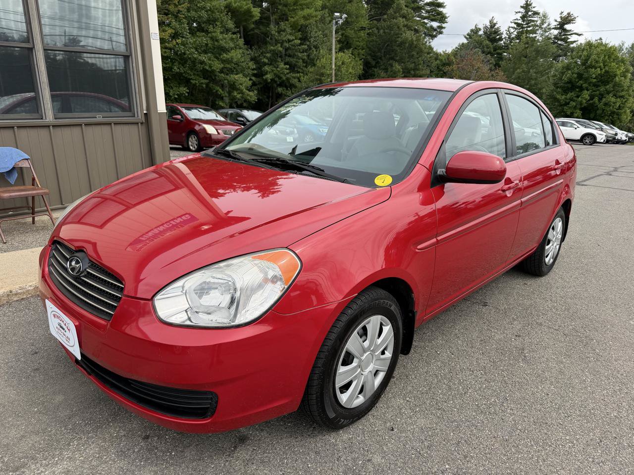 Used 2011 Hyundai Accent GLS FWD image 1