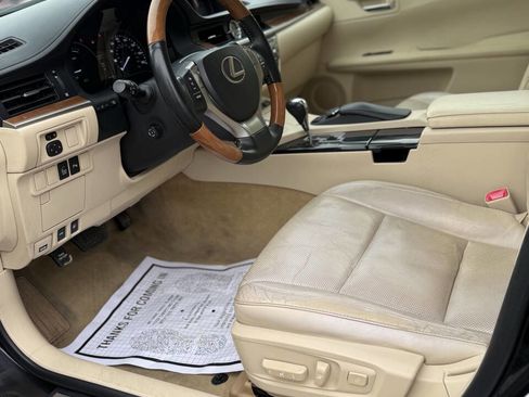 Used 2015 Lexus ES 300h w/ Navigation System Package FWD image 11