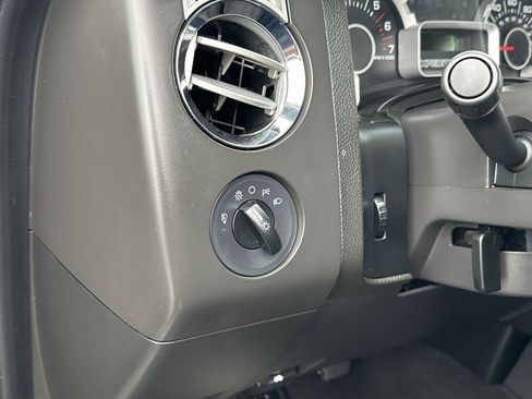 Used 2008 Ford Expedition XLT image 15