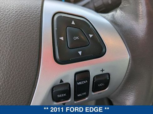 Used 2011 Ford Edge SEL image 17