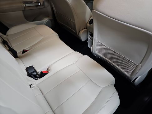 New 2026 Mercedes-Benz GLB 250 image 11