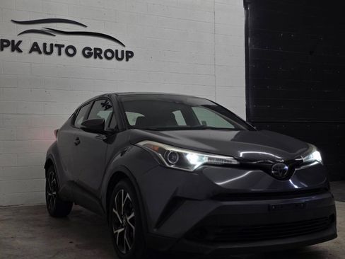 Used 2018 Toyota C-HR XLE image 4
