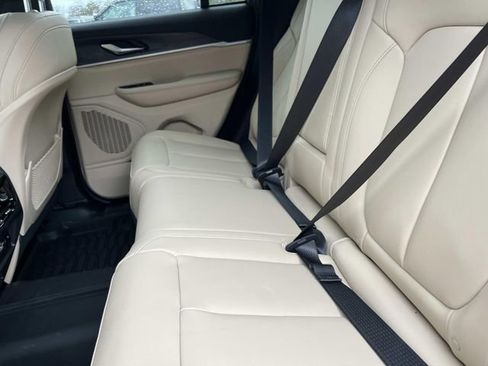 New 2025 Jeep Grand Cherokee Limited w/ MOPAR Finishing Package AWD/4WD image 19