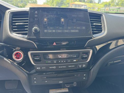 Used 2019 Honda Pilot Elite image 17