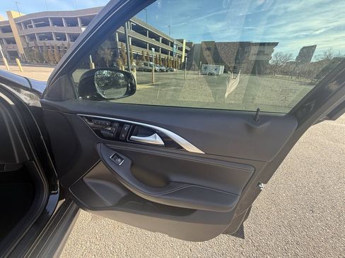 Used 2017 INFINITI QX30 AWD image 24
