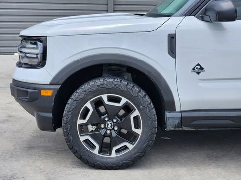 Used 2022 Ford Bronco Sport Outer Banks w/ Tech Package AWD/4WD image 9