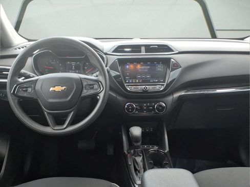Certified 2023 Chevrolet TrailBlazer LT w/ Convenience Package AWD/4WD image 11