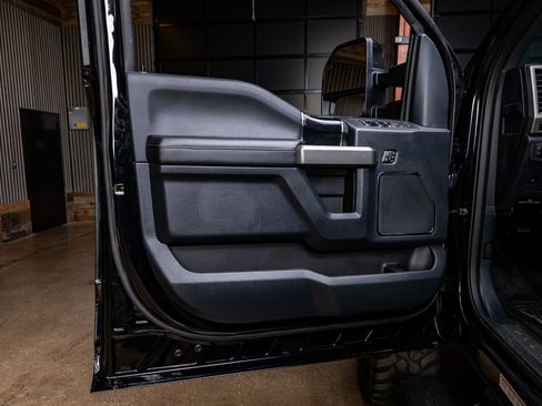 Used 2022 Ford F450 Platinum w/ FX4 Off-Road Package image 36