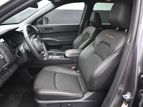 Used 2025 Nissan Pathfinder Rock Creek AWD/4WD image 18