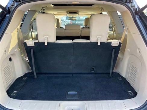 Used 2018 Nissan Pathfinder Platinum image 27