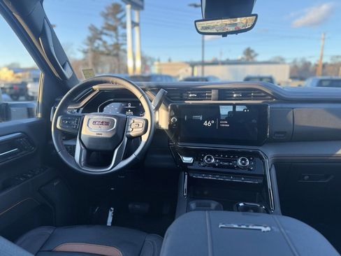 Used 2024 GMC Sierra 2500 AT4 w/ AT4 Premium Plus Package image 12