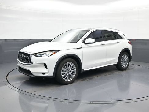 Used 2023 INFINITI QX50 Luxe FWD image 4