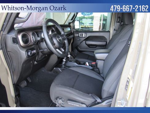 Used 2020 Jeep Gladiator Sport w/ Quick Order Package 24S AWD/4WD image 18