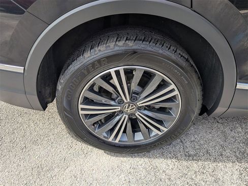 Used 2024 Volkswagen Tiguan Wolfsburg Edition image 33