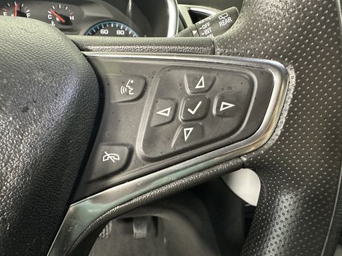Used 2021 Chevrolet Equinox LS AWD/4WD image 12