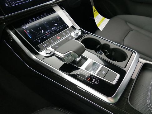 New 2026 Audi Q7 2.0T Premium AWD/4WD image 10